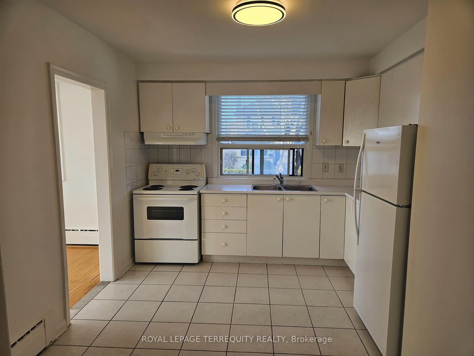 401 Winnett Avenue, Unit 3 thumbnail 12