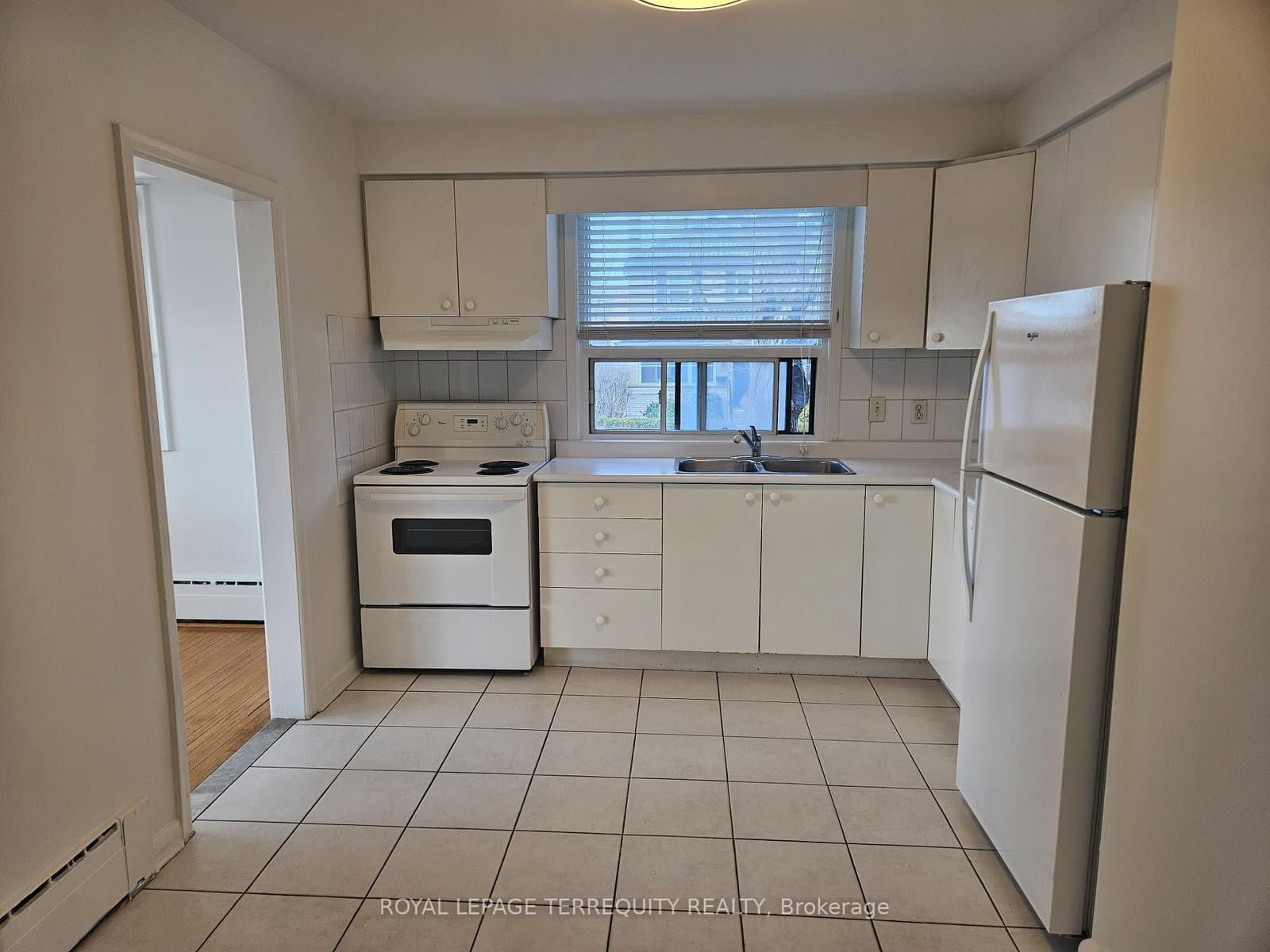 401 Winnett Avenue, Unit 3 thumbnail 14