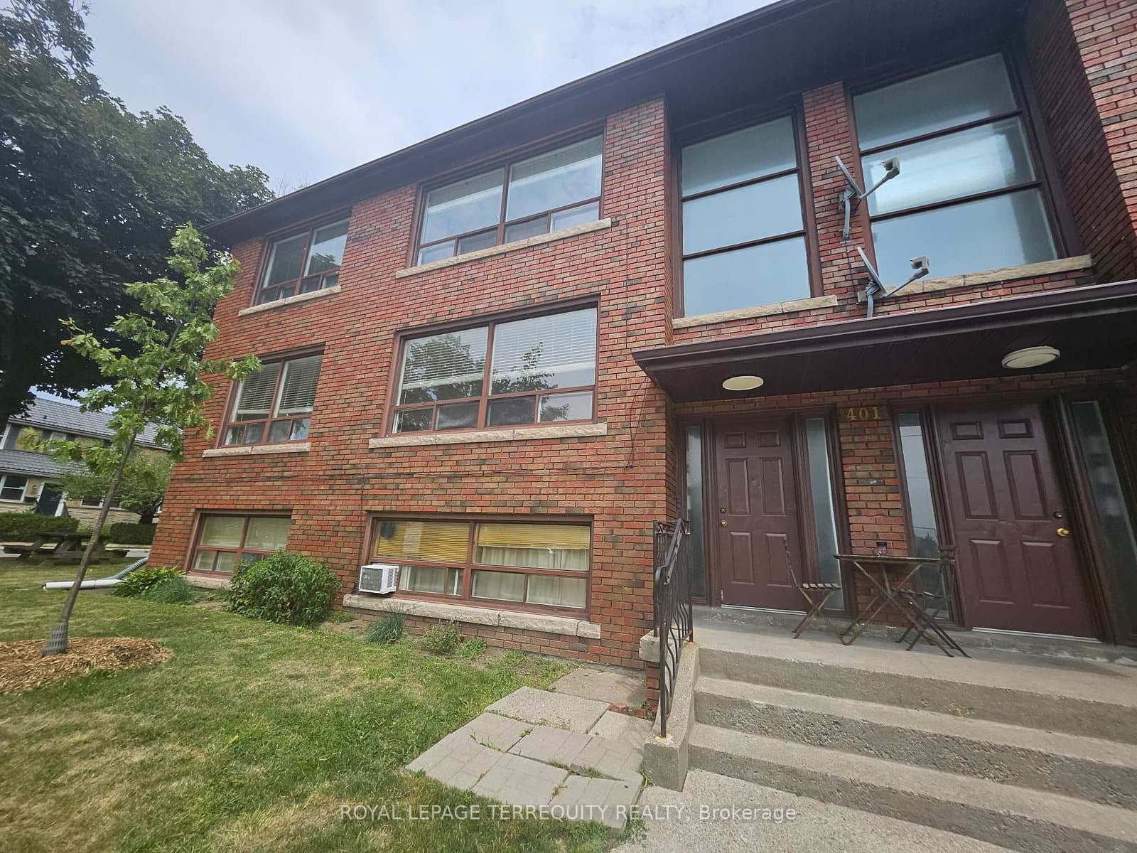 401 Winnett Avenue, Unit 3 thumbnail 2