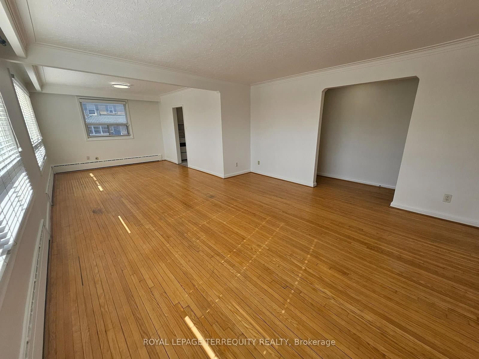 401 Winnett Avenue, Unit 3 thumbnail 20