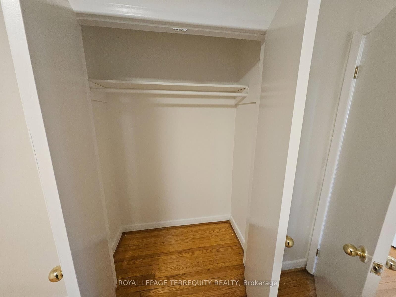 401 Winnett Avenue, Unit 3 thumbnail 25