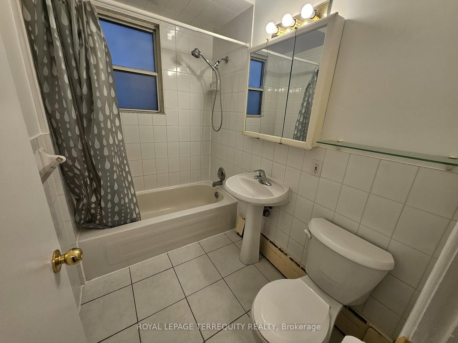 401 Winnett Avenue, Unit 3 thumbnail 27