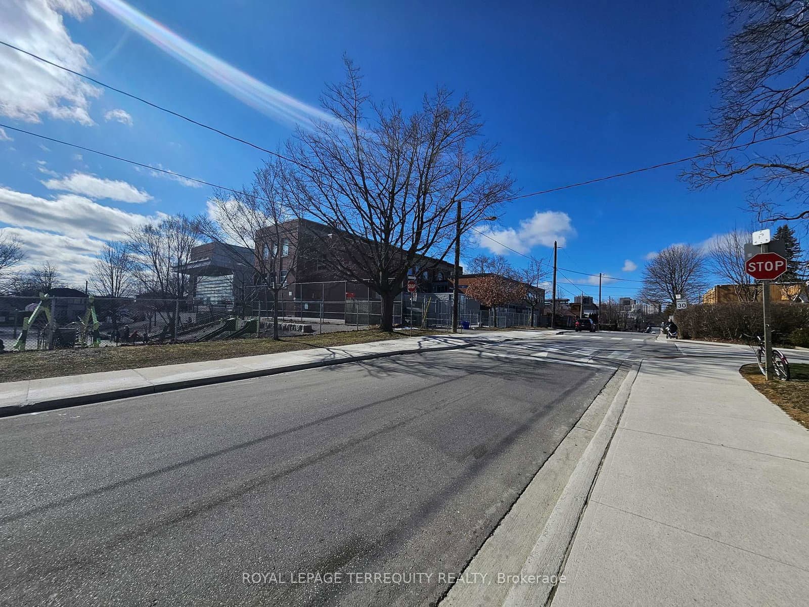 401 Winnett Avenue, Unit 3 thumbnail 31