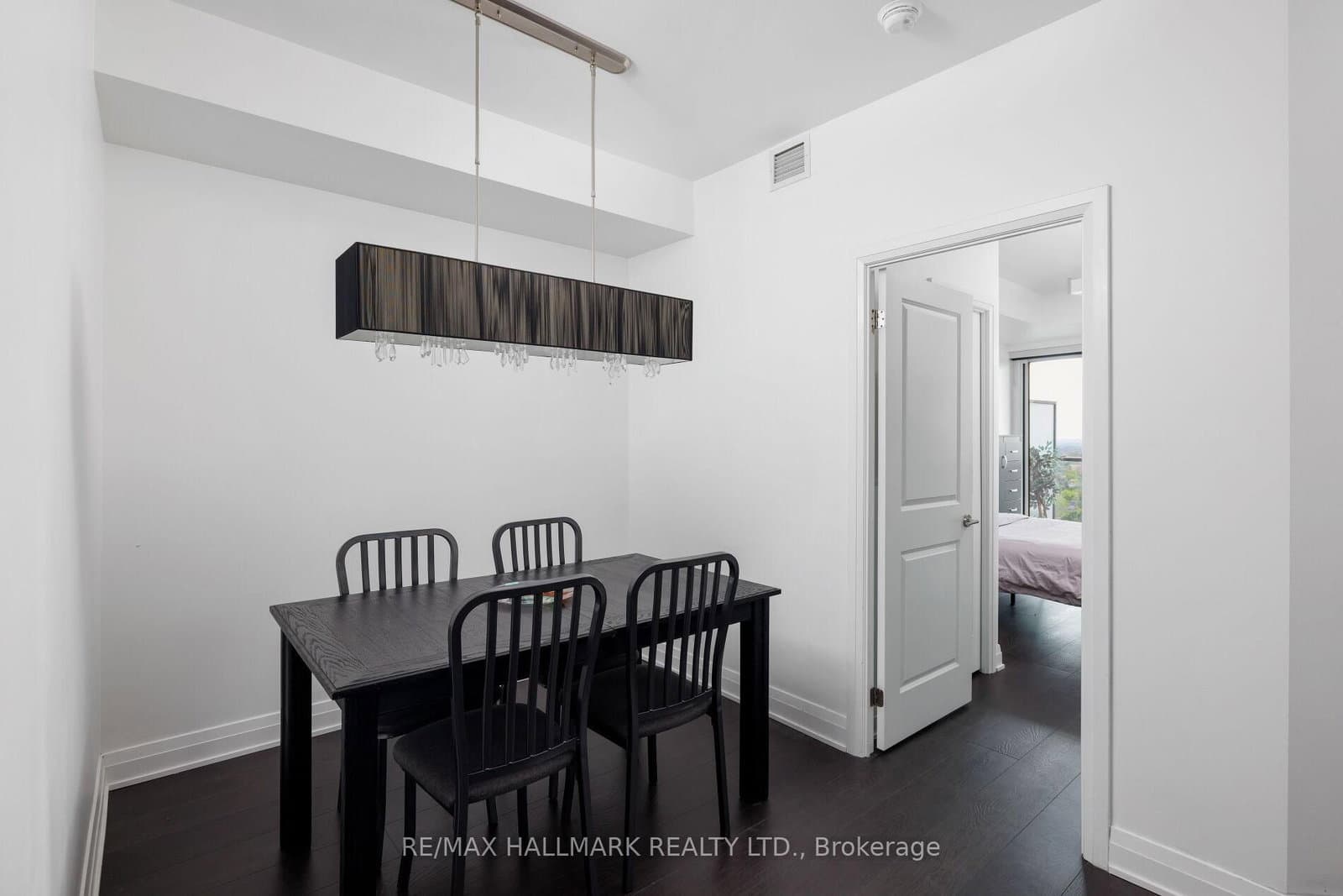 530 St Clair Avenue W, Unit 1401 thumbnail 10