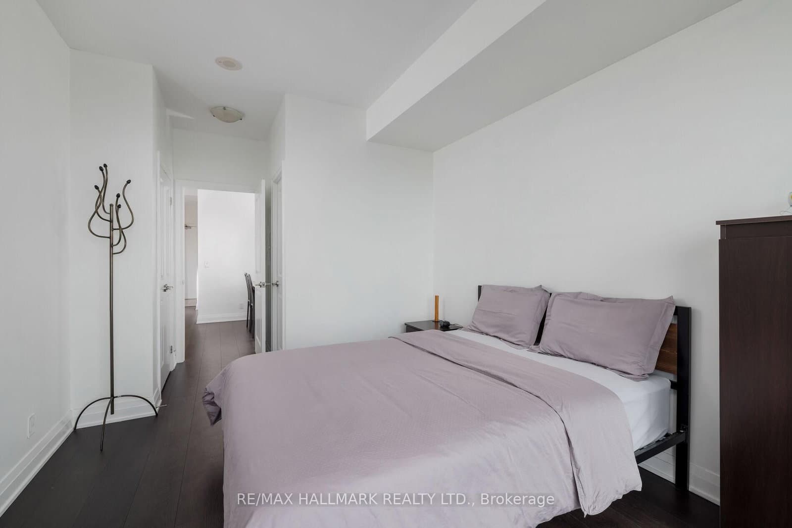 530 St Clair Avenue W, Unit 1401 thumbnail 19