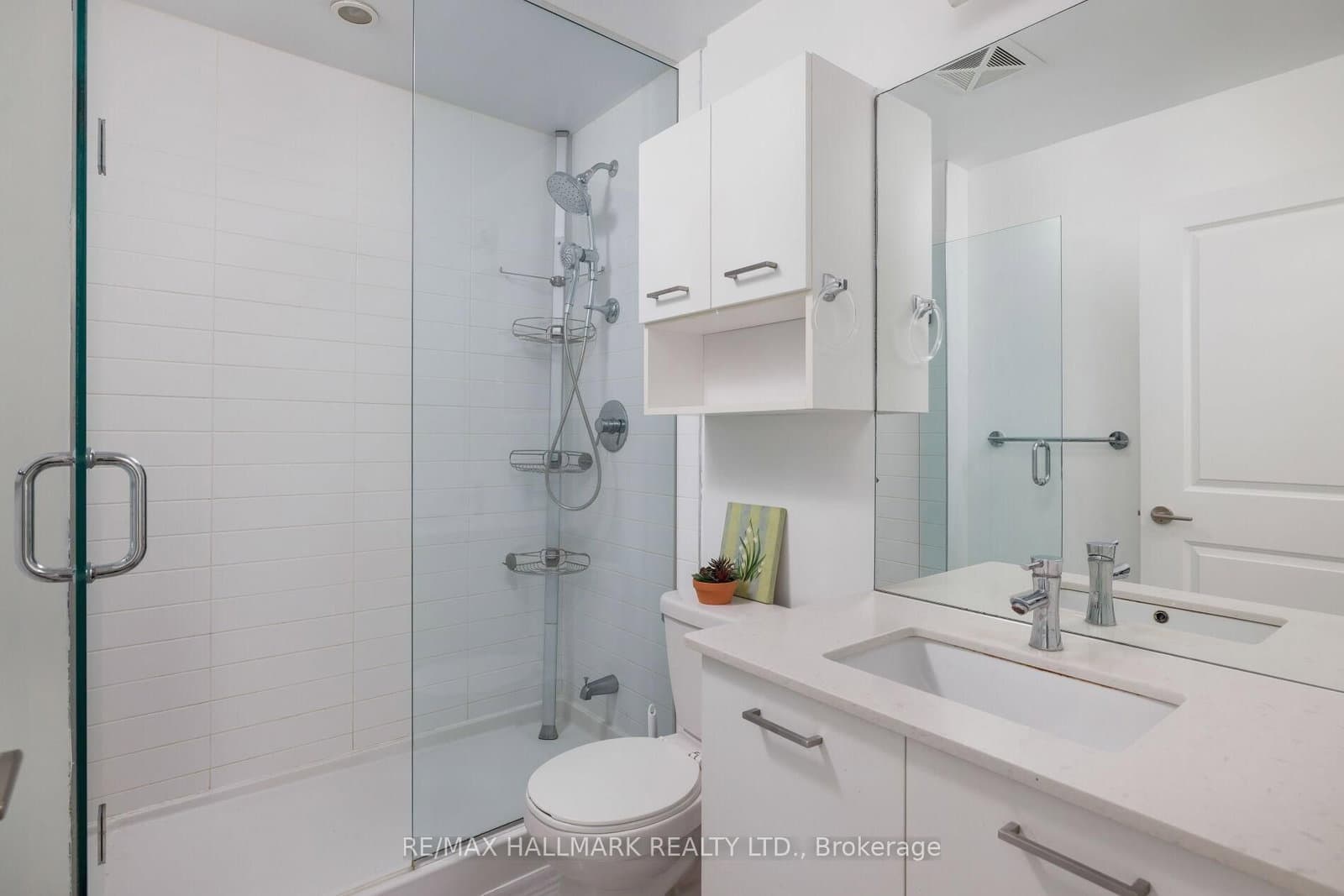 530 St Clair Avenue W, Unit 1401 thumbnail 21