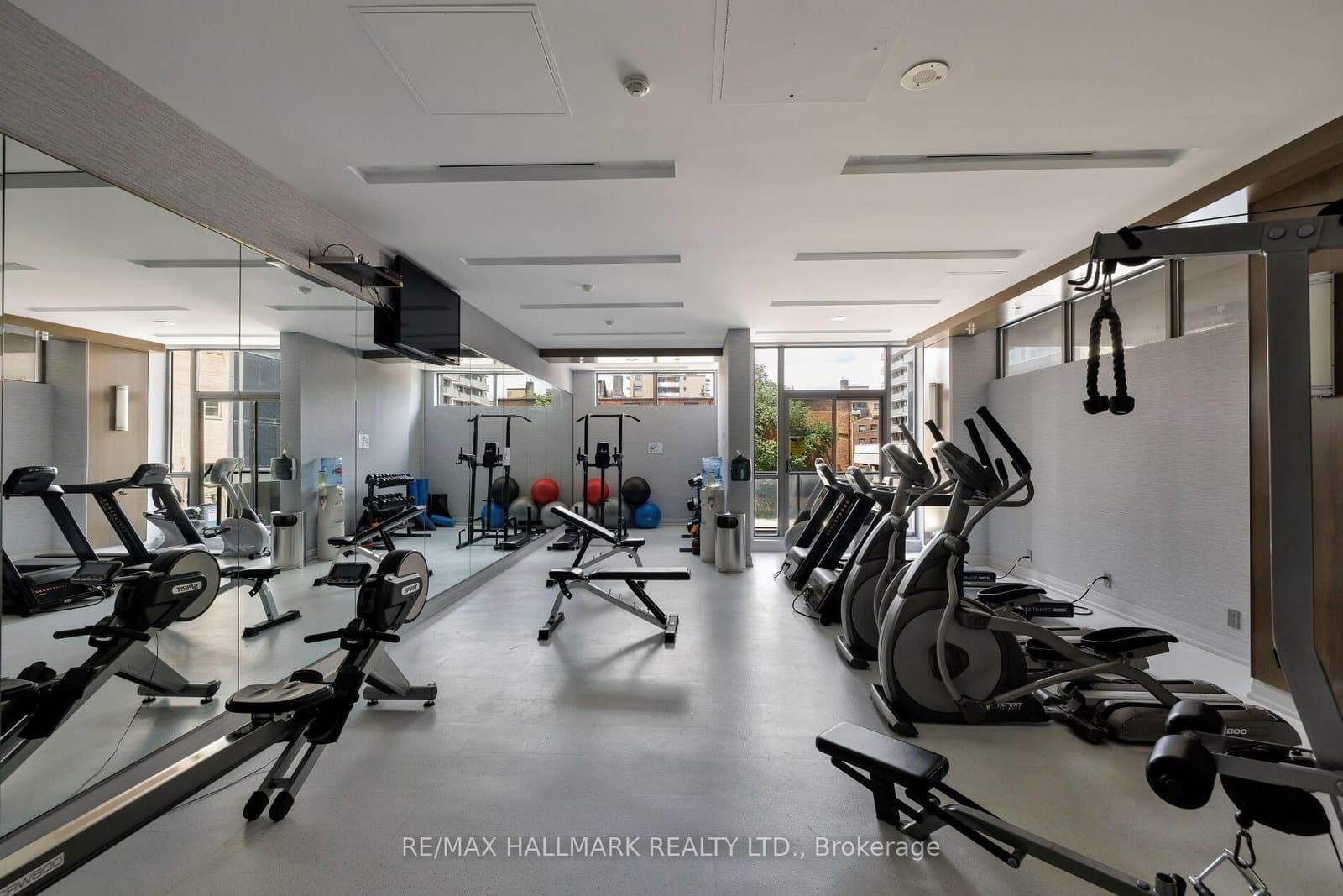 530 St Clair Avenue W, Unit 1401 thumbnail 27