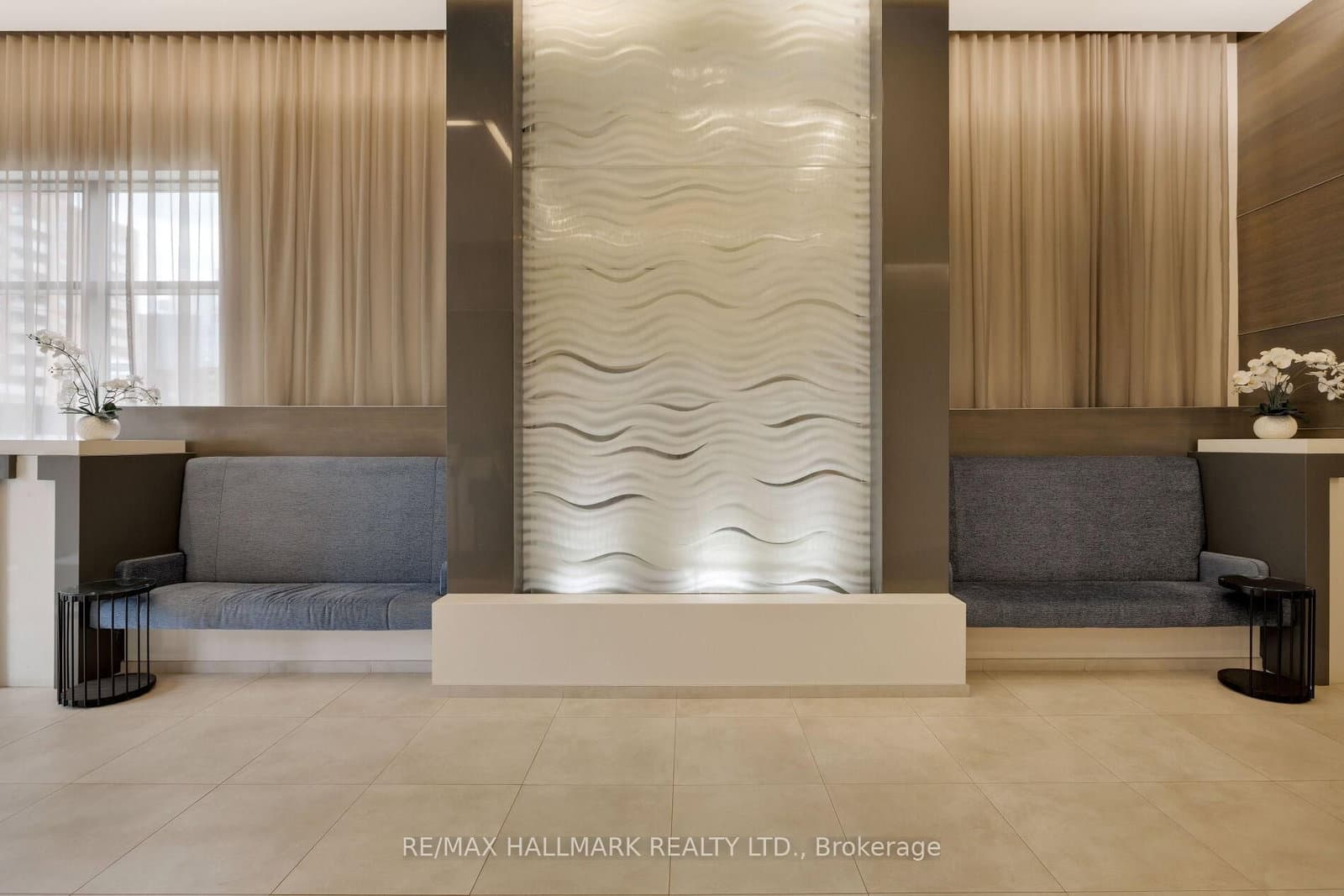 530 St Clair Avenue W, Unit 1401 thumbnail 3