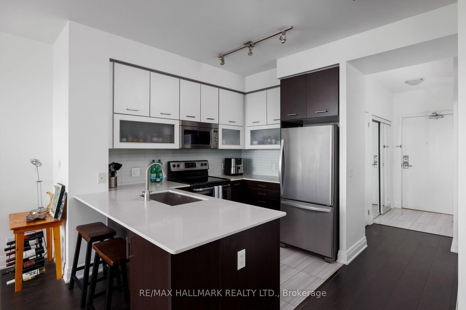 530 St Clair Avenue W, Unit 1401 thumbnail 6
