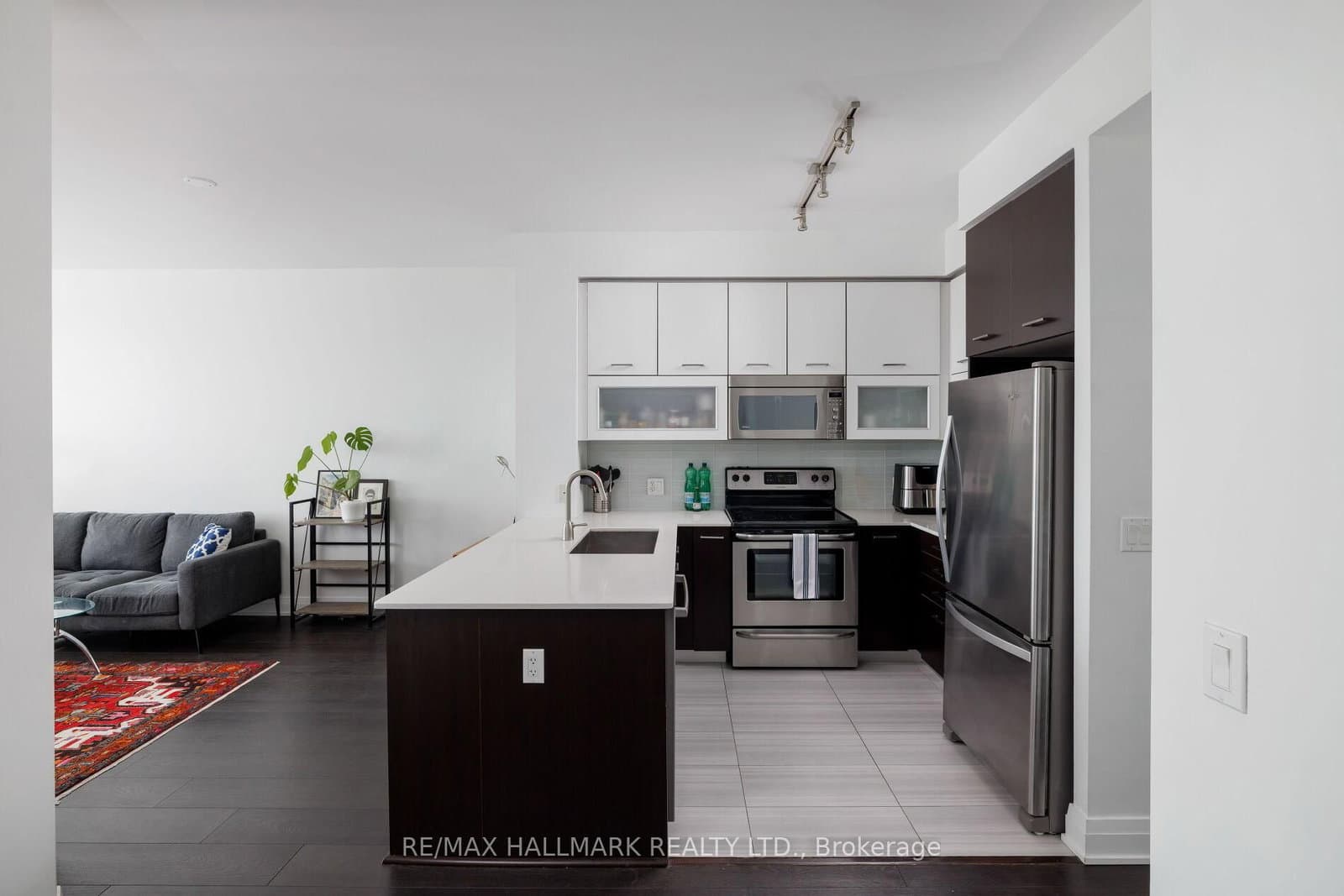 530 St Clair Avenue W, Unit 1401 thumbnail 7