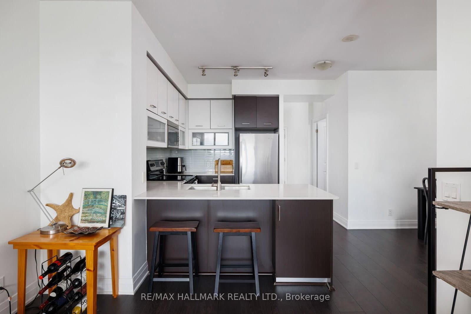 530 St Clair Avenue W, Unit 1401 thumbnail 9