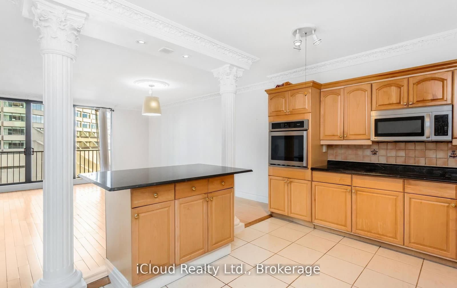 33 Harbour Square, Unit 837 thumbnail 12