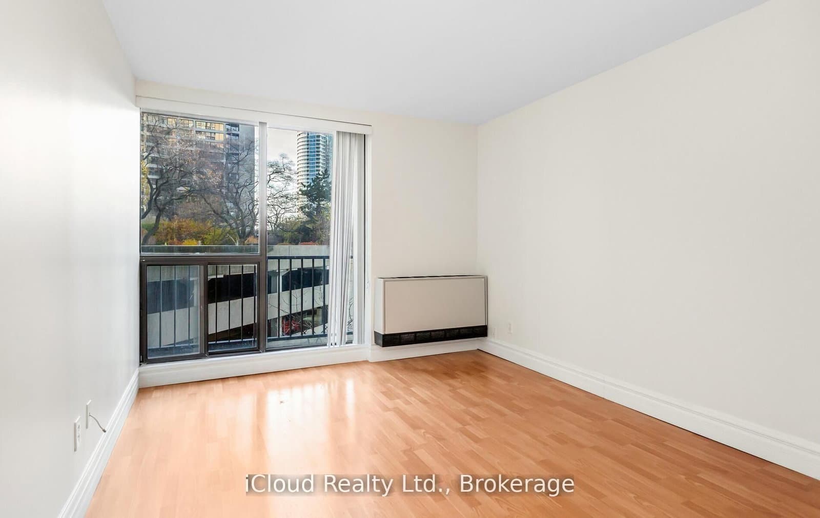 33 Harbour Square, Unit 837 thumbnail 26