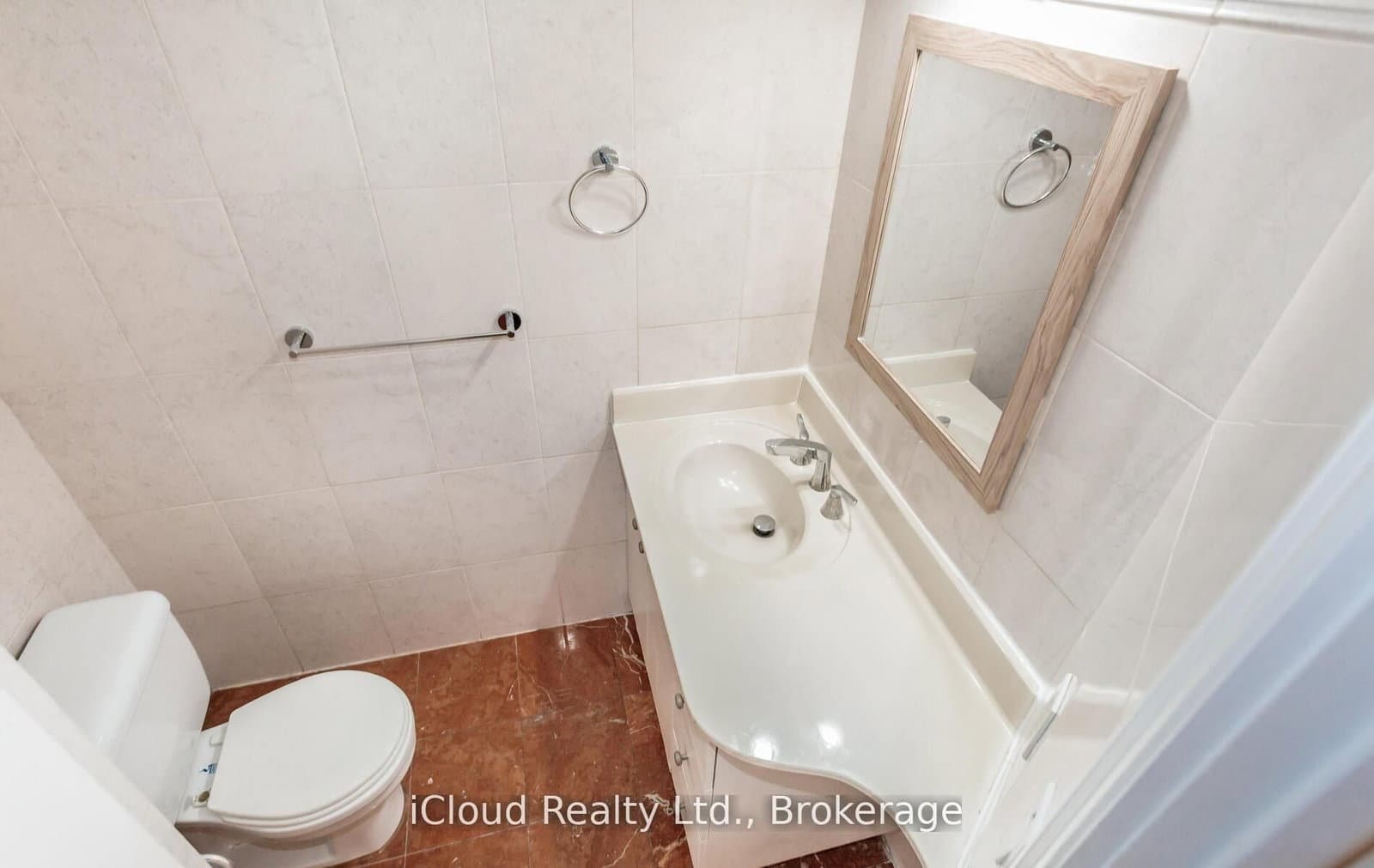 33 Harbour Square, Unit 837 thumbnail 28