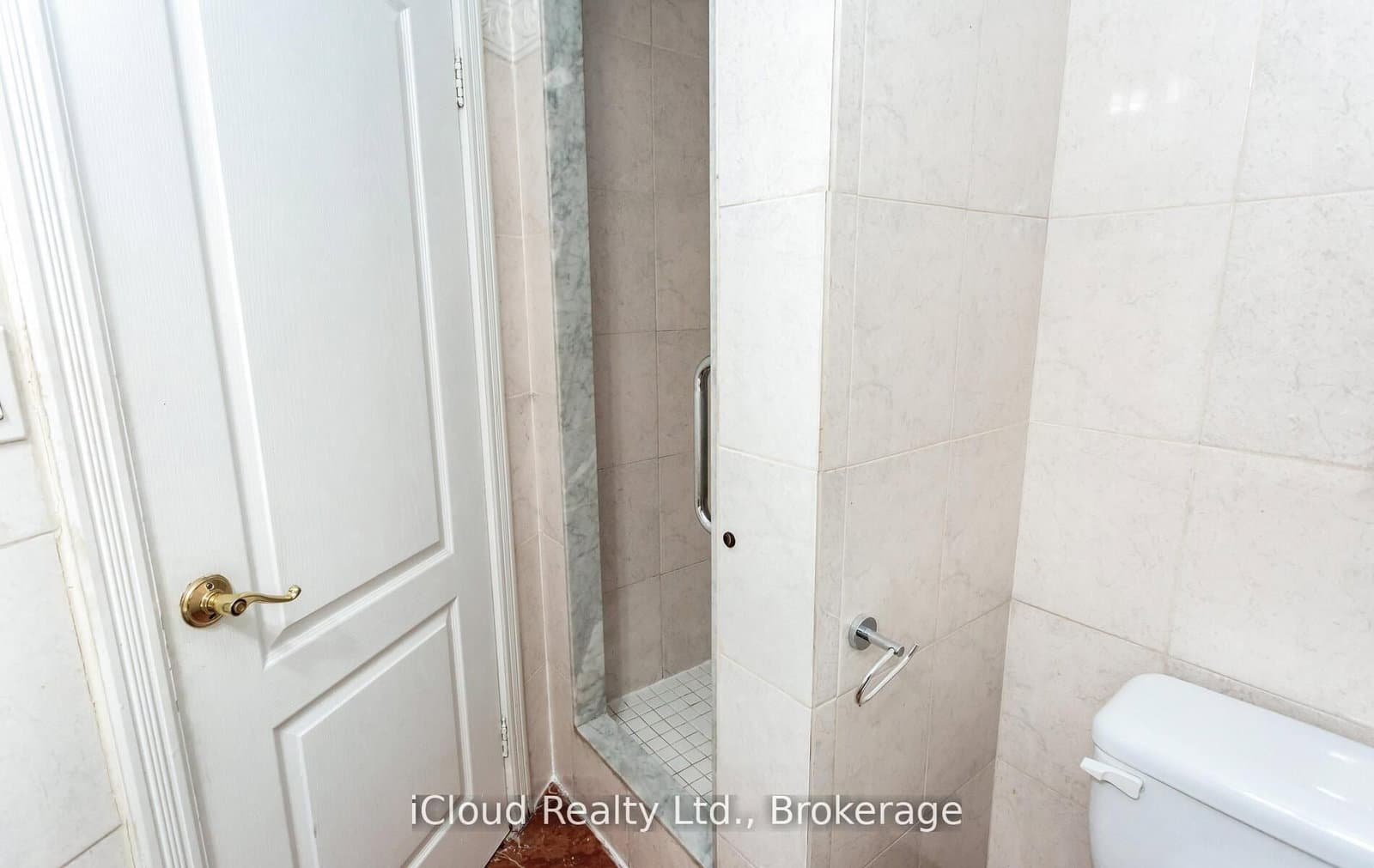 33 Harbour Square, Unit 837 thumbnail 29