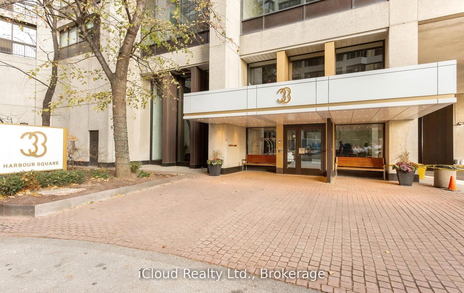33 Harbour Square, Unit 837 thumbnail 3
