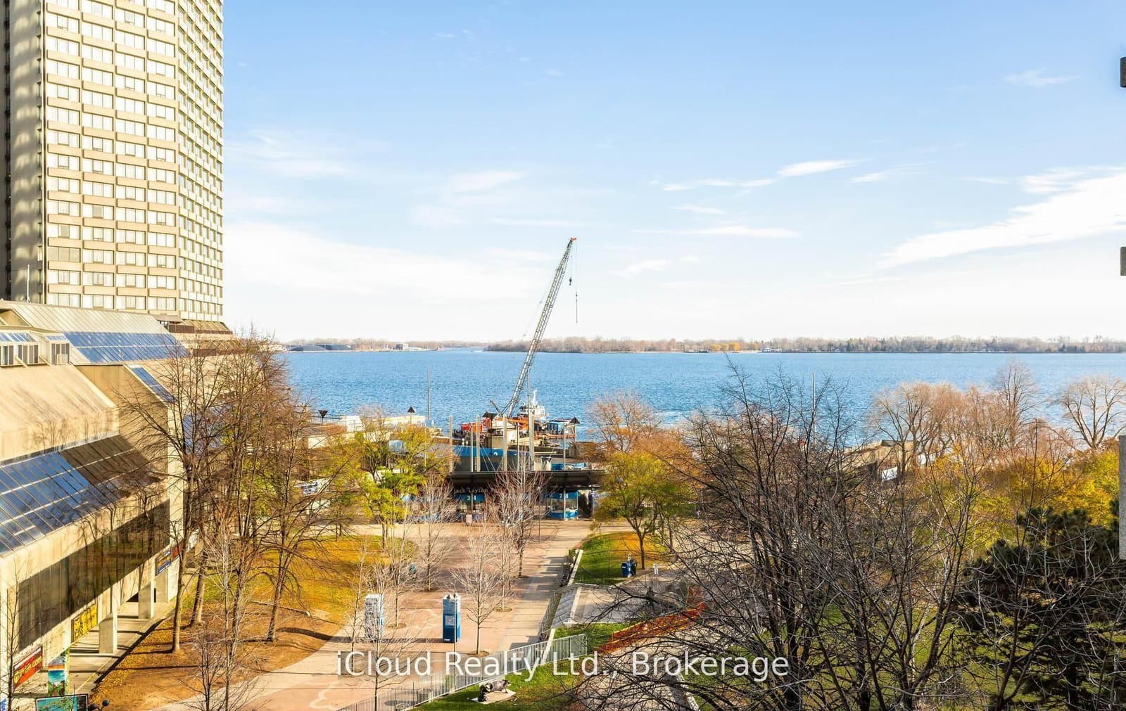 33 Harbour Square, Unit 837 thumbnail 33