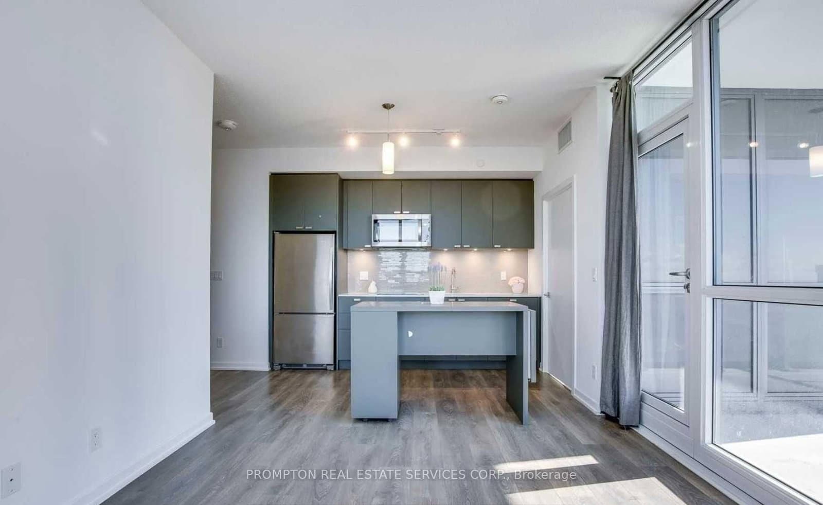 56 Forest Manor, Unit 1404 thumbnail 3