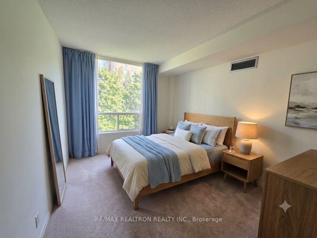5785 Yonge Street, Unit 403 thumbnail 3