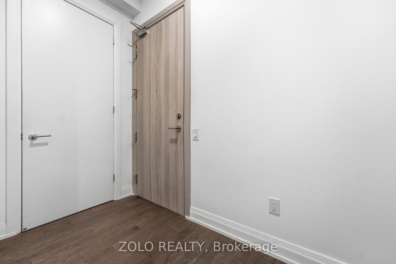 75 Canterbury Place, Unit PH303 thumbnail 2