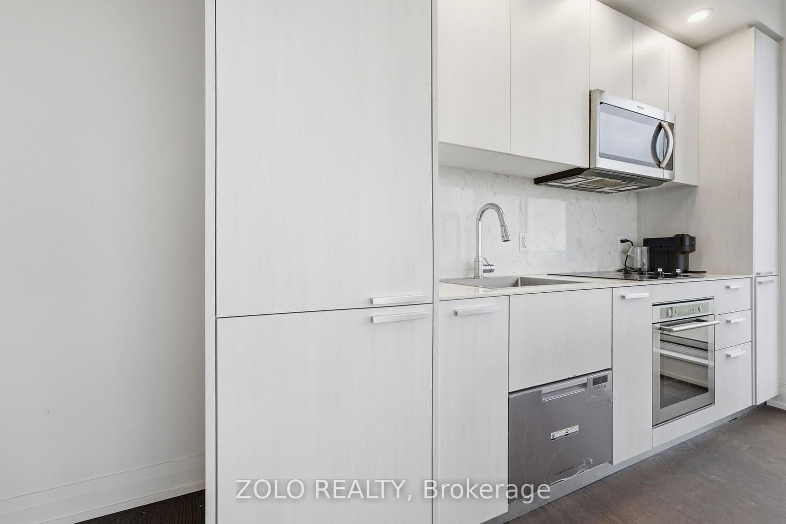 75 Canterbury Place, Unit PH303 thumbnail 5