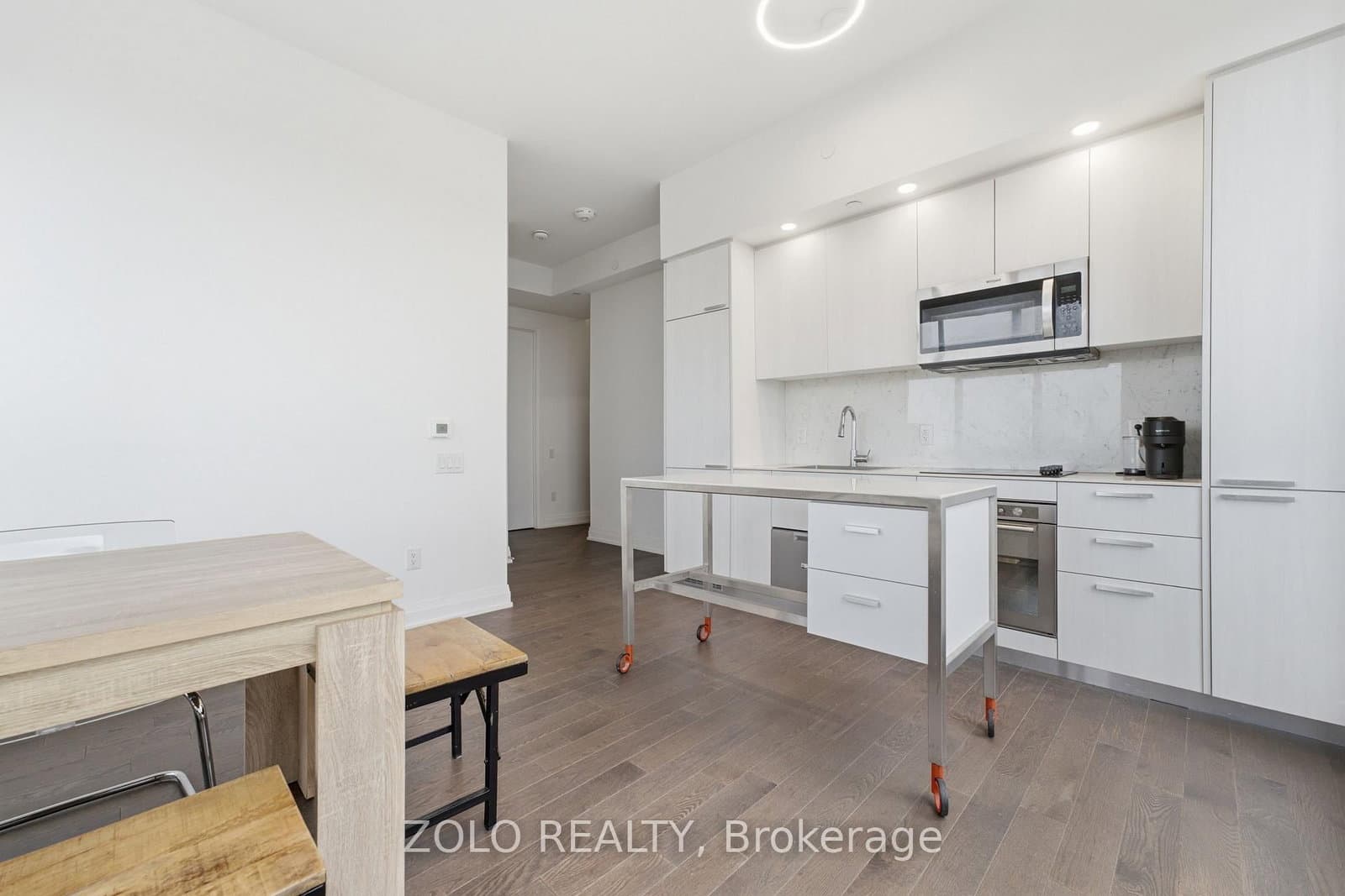 75 Canterbury Place, Unit PH303 thumbnail 6