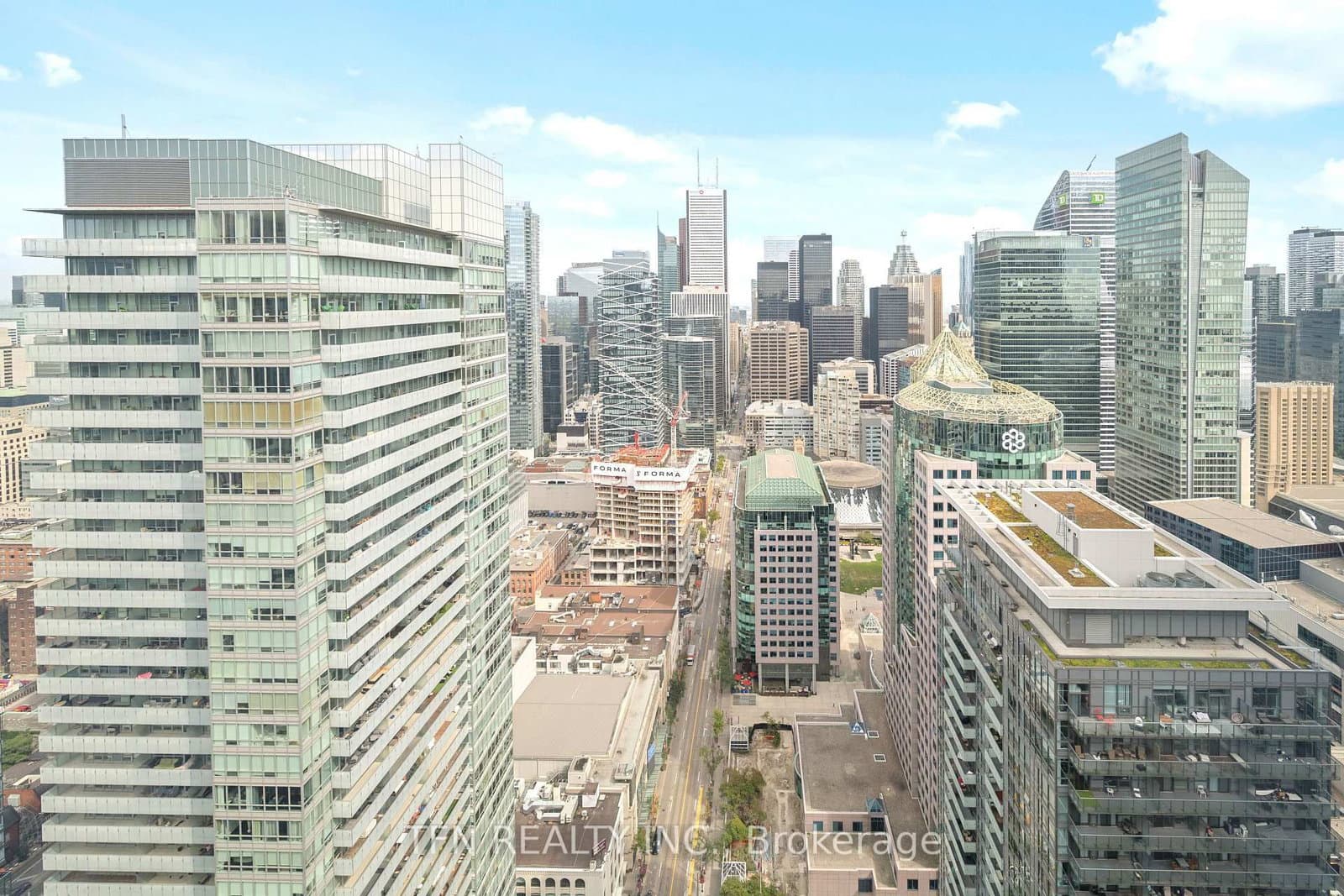 327 King Street W, Unit 4506 thumbnail 17