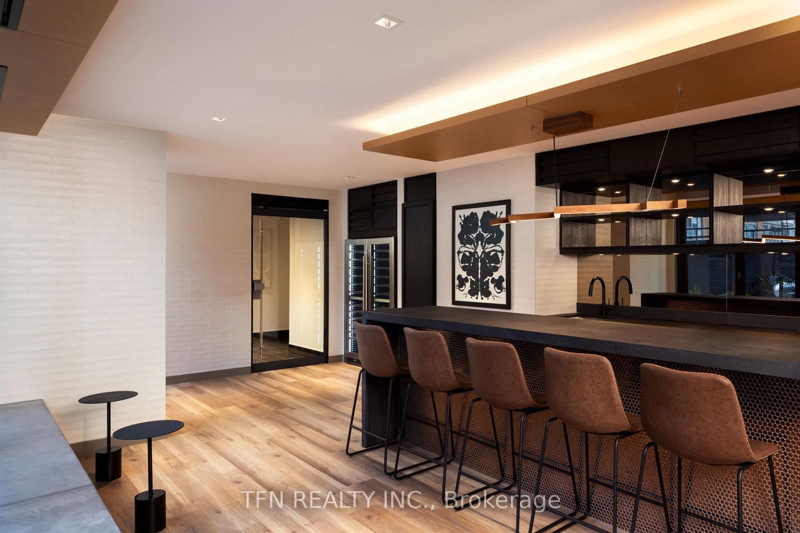 327 King Street W, Unit 4506 thumbnail 22