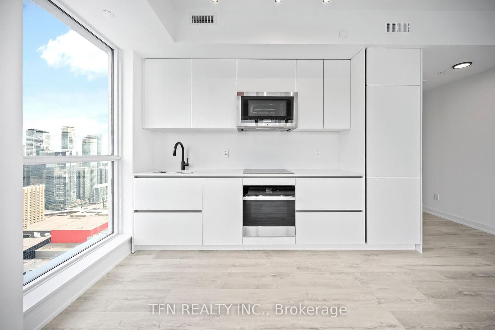 327 King Street W, Unit 4506 thumbnail 3