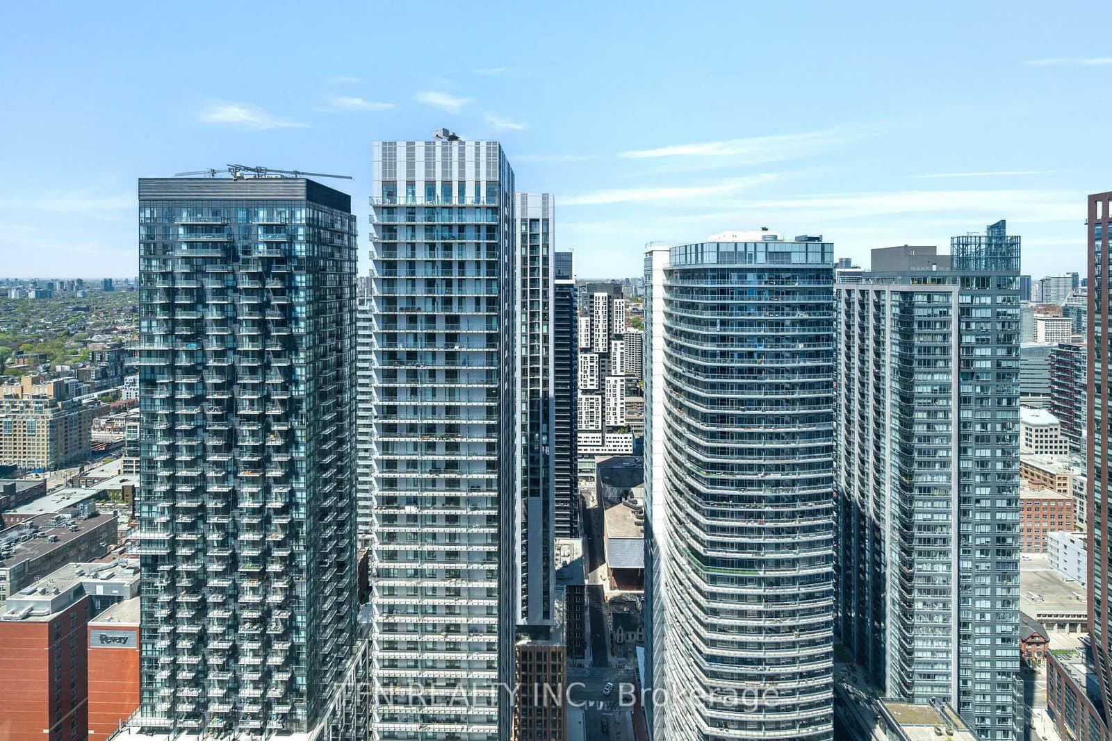 327 King Street W, Unit 4505 thumbnail 14