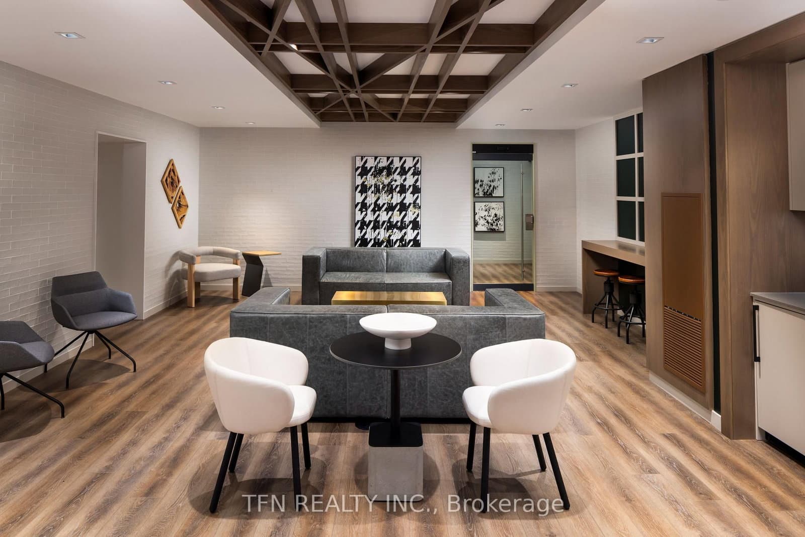 327 King Street W, Unit 4505 thumbnail 24