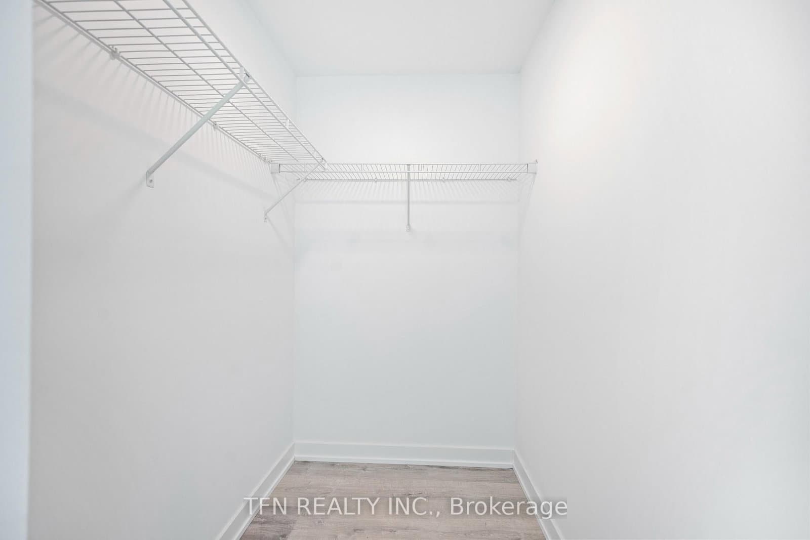 327 King Street W, Unit 4505 thumbnail 8
