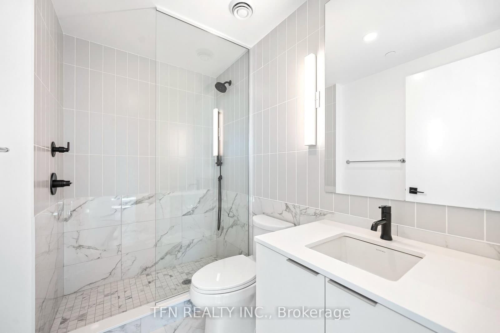 327 King Street W, Unit 4505 thumbnail 9
