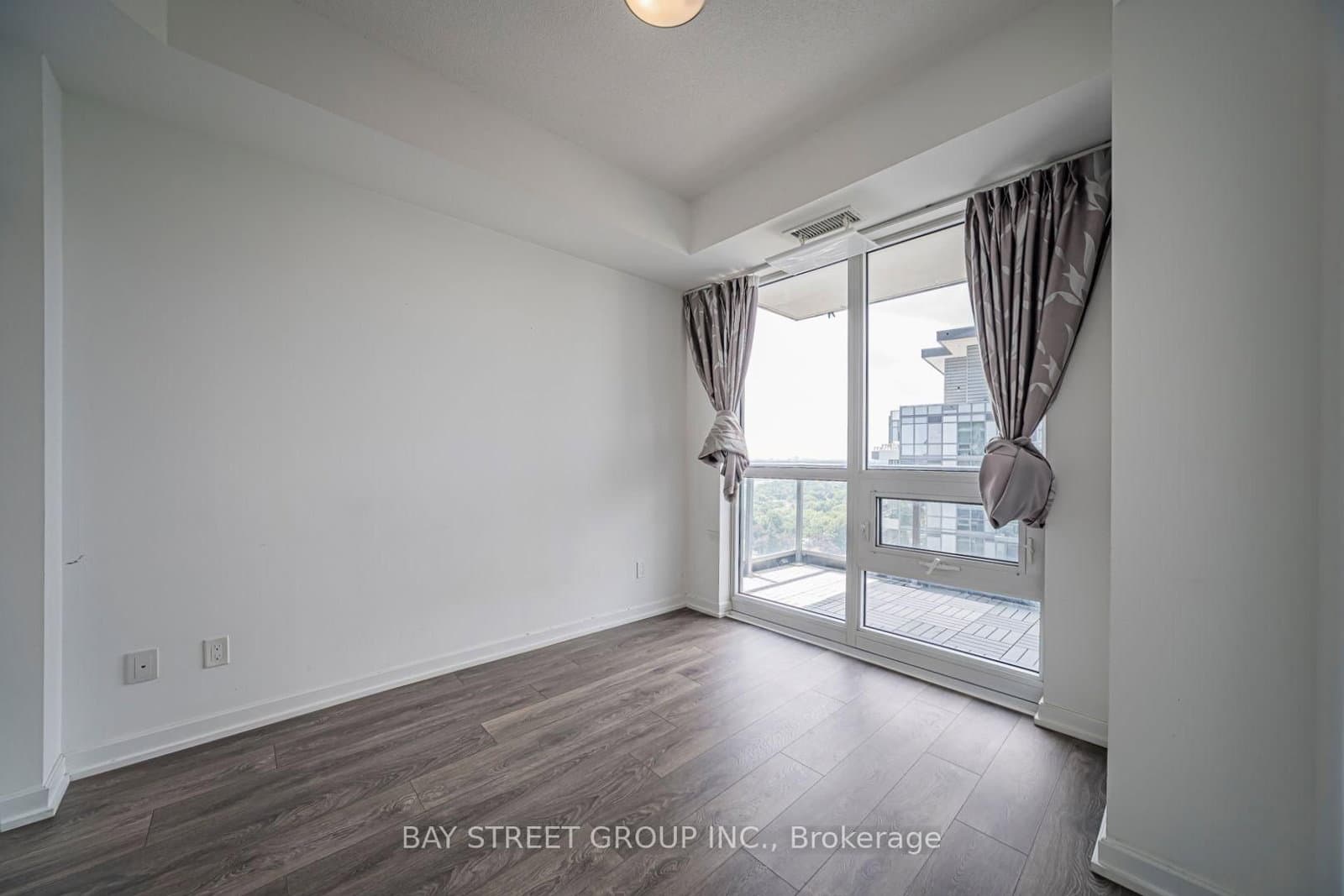 56 Forest Manor Road, Unit 1205 thumbnail 12