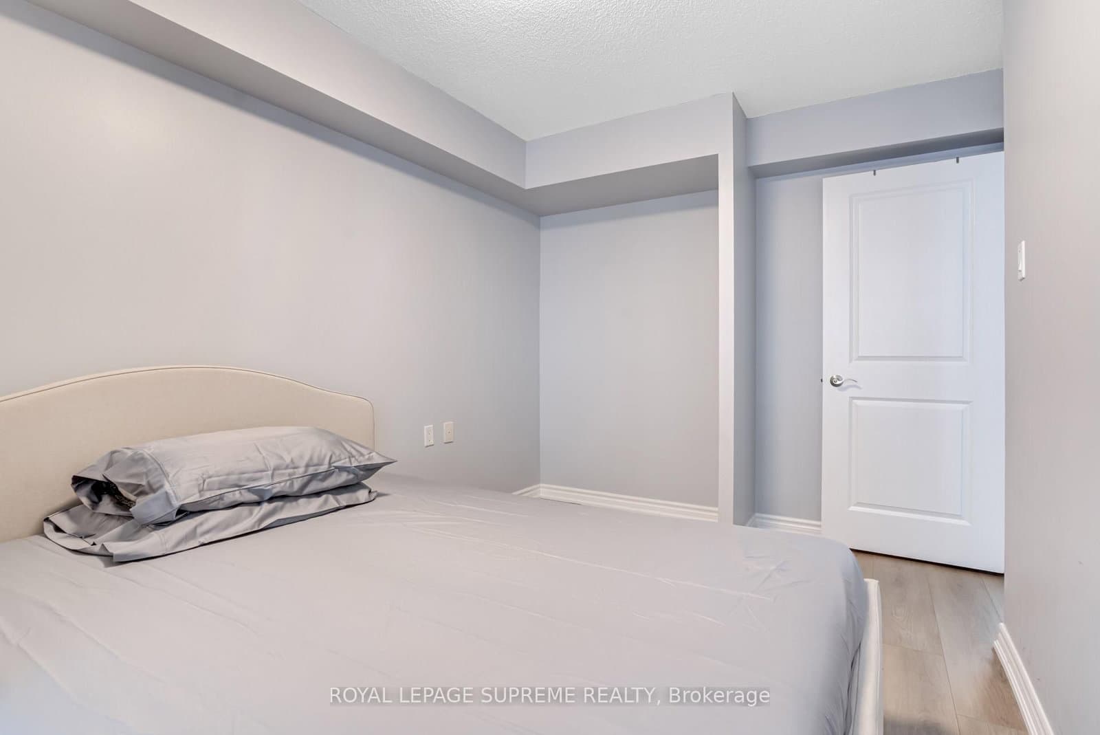872 Sheppard Avenue W, Unit 301 thumbnail 15