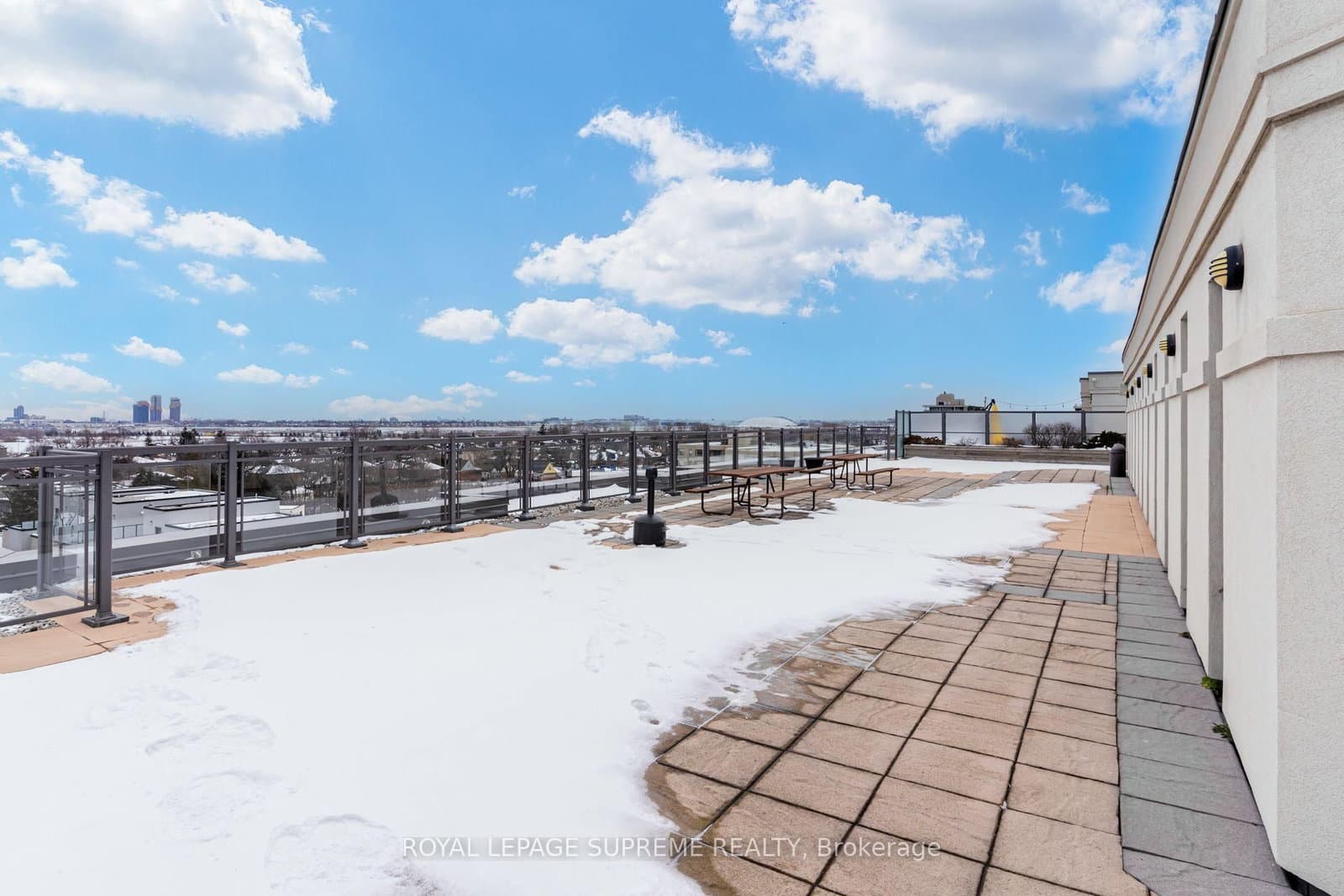 872 Sheppard Avenue W, Unit 301 thumbnail 26