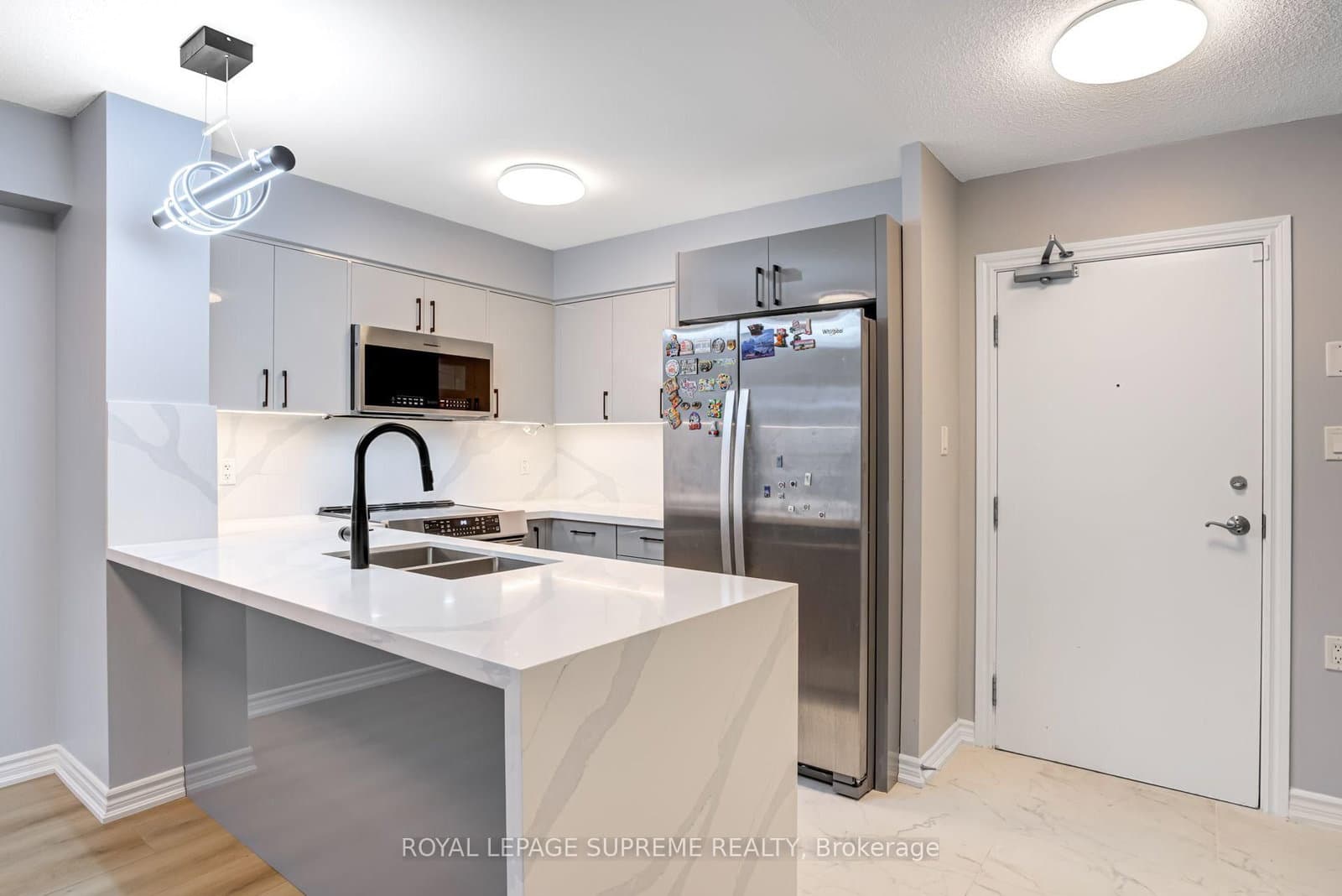 872 Sheppard Avenue W, Unit 301 thumbnail 4