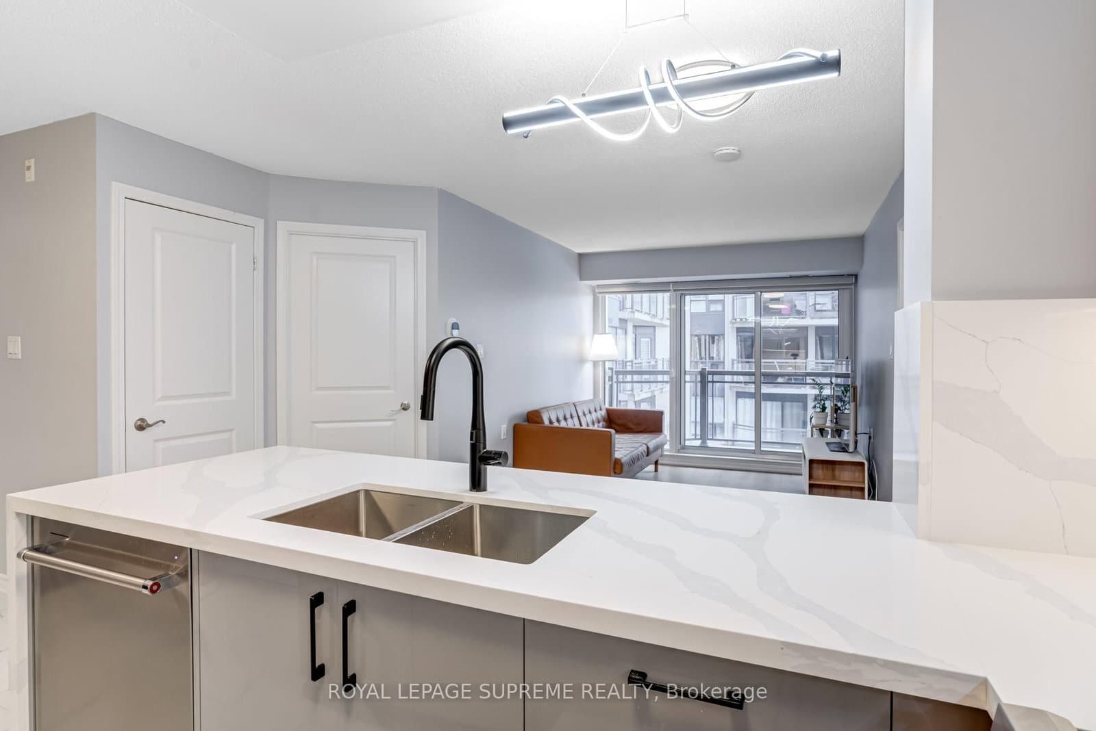 872 Sheppard Avenue W, Unit 301 thumbnail 5
