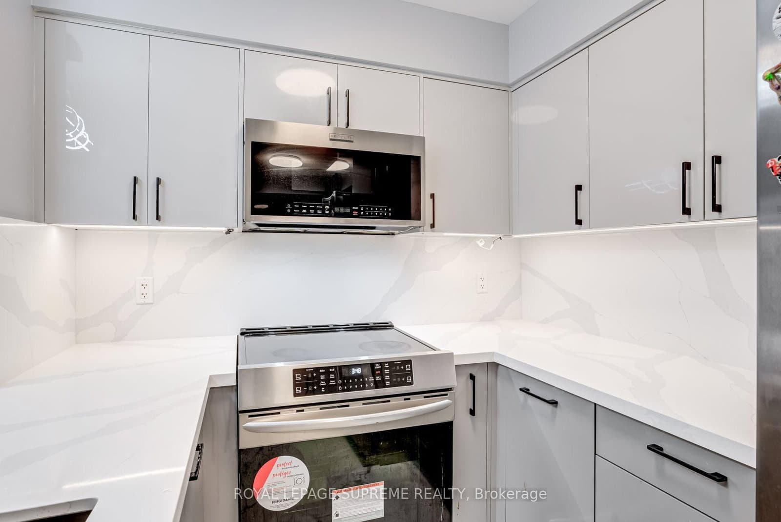 872 Sheppard Avenue W, Unit 301 thumbnail 6