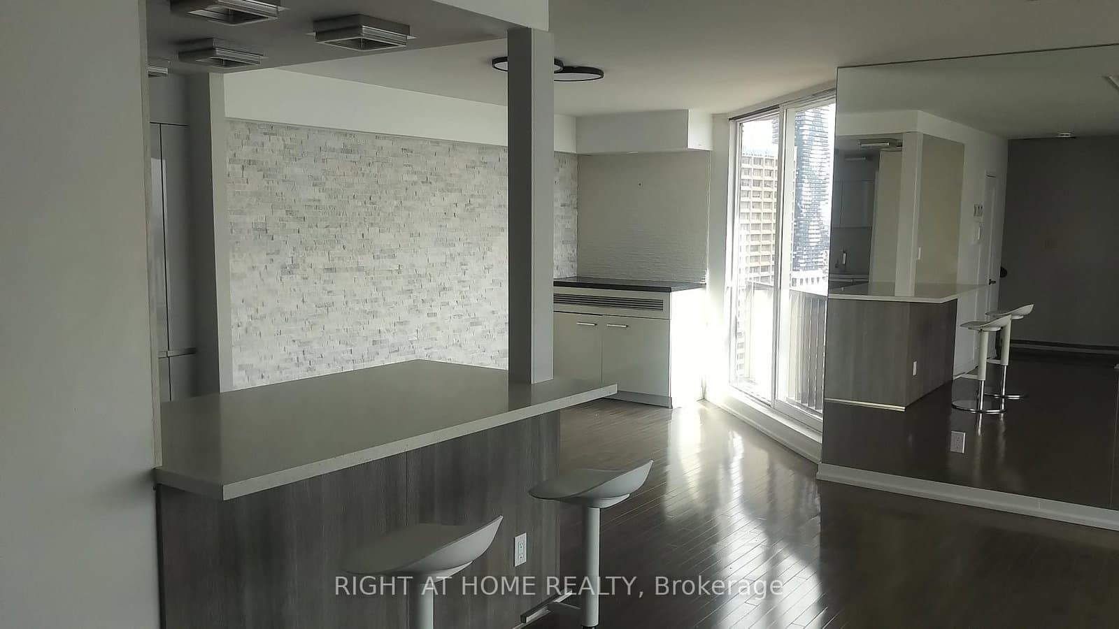 33 Harbour Square, Unit 2803 thumbnail 10