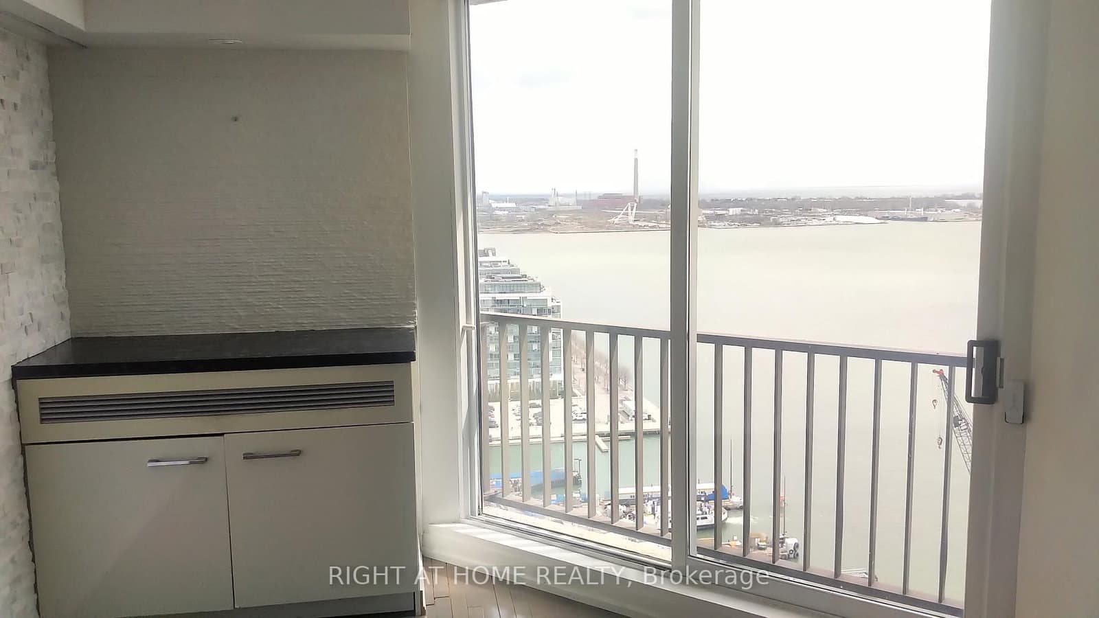 33 Harbour Square, Unit 2803 thumbnail 16