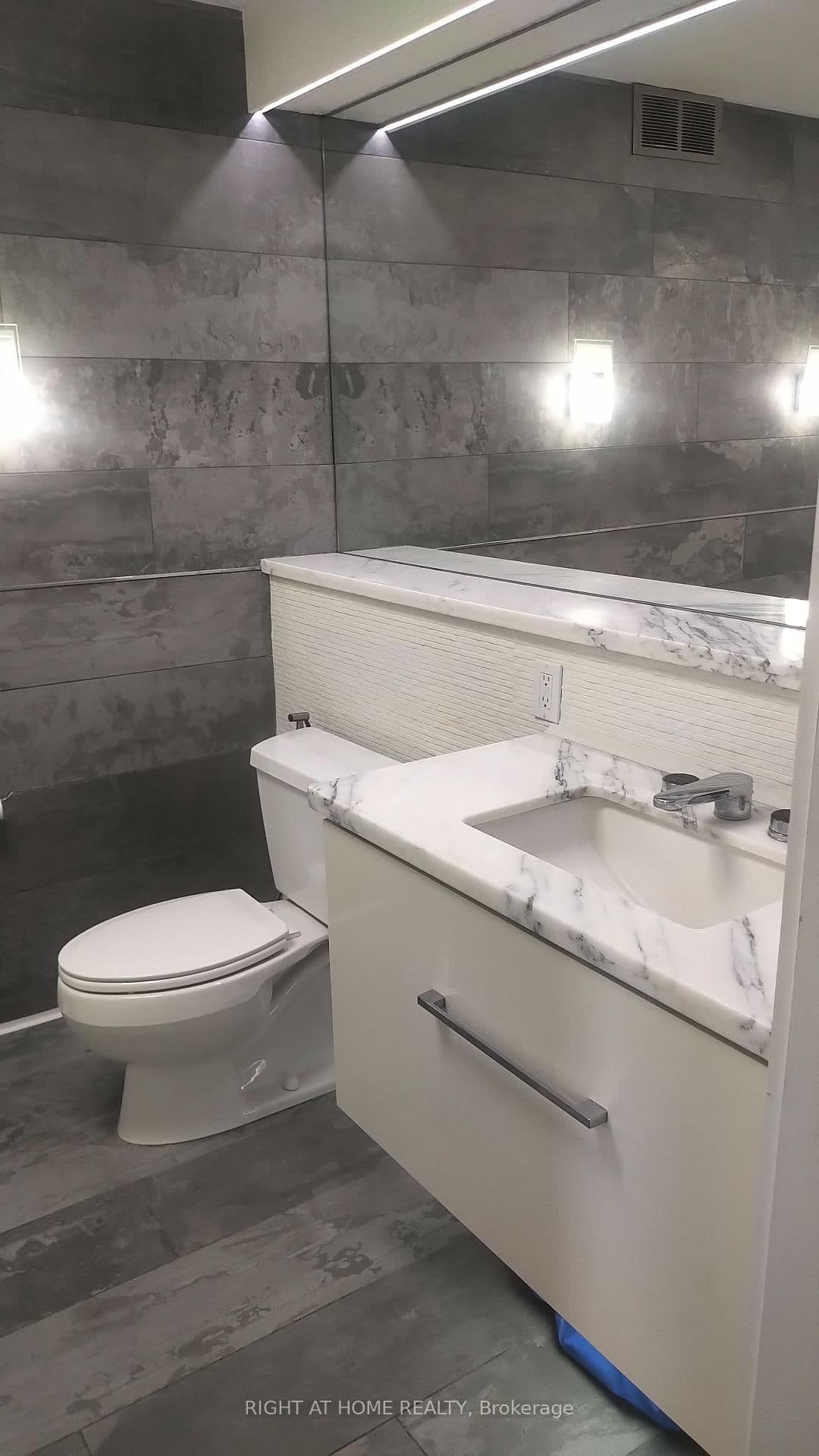 33 Harbour Square, Unit 2803 thumbnail 22