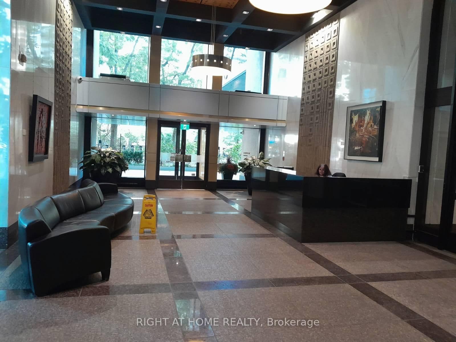 33 Harbour Square, Unit 2803 thumbnail 4