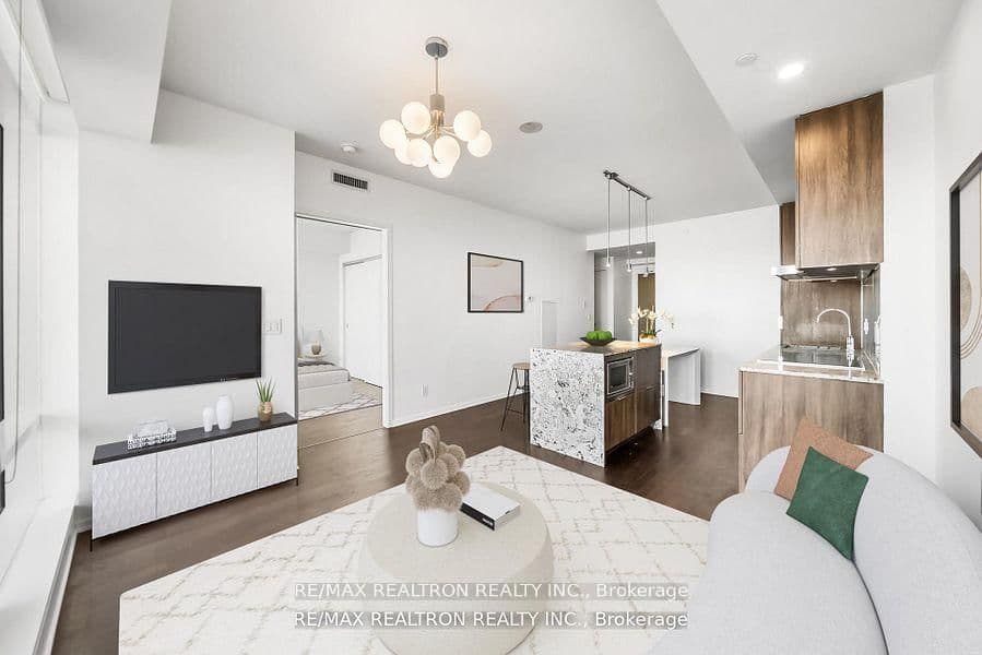 1 Bloor Street E, Unit 6010 thumbnail 12