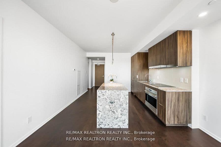 1 Bloor Street E, Unit 6010 thumbnail 23
