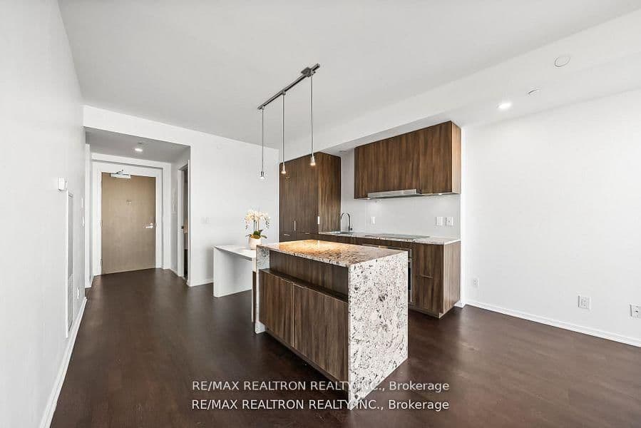 1 Bloor Street E, Unit 6010 thumbnail 27