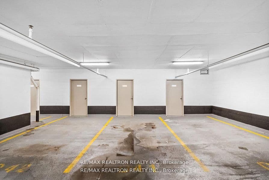 1 Bloor Street E, Unit 6010 thumbnail 34