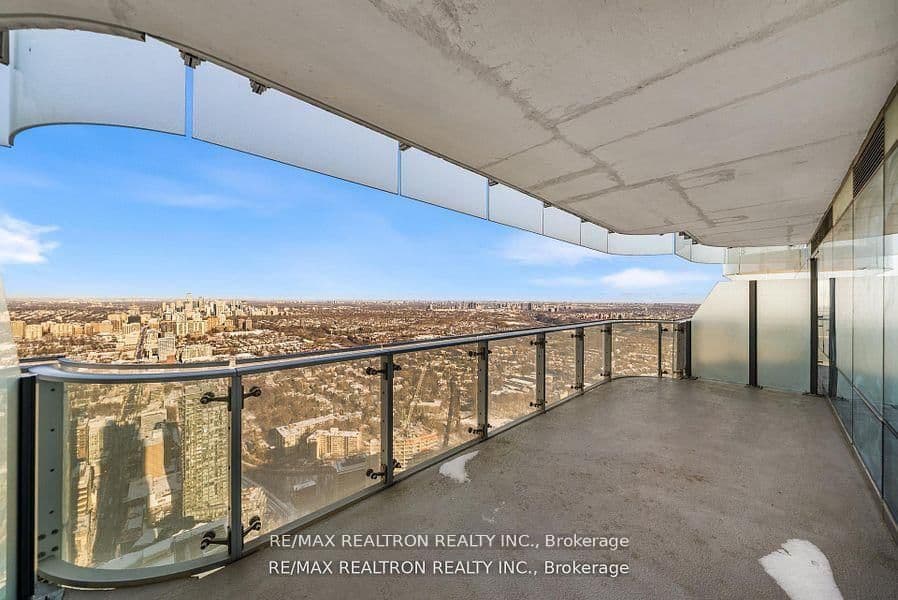 1 Bloor Street E, Unit 6010 thumbnail 37