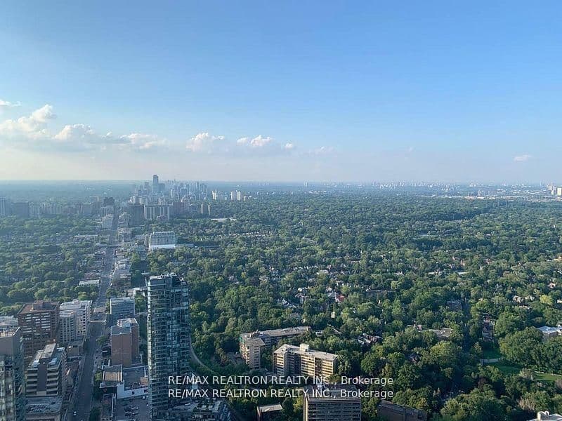 1 Bloor Street E, Unit 6010 thumbnail 42