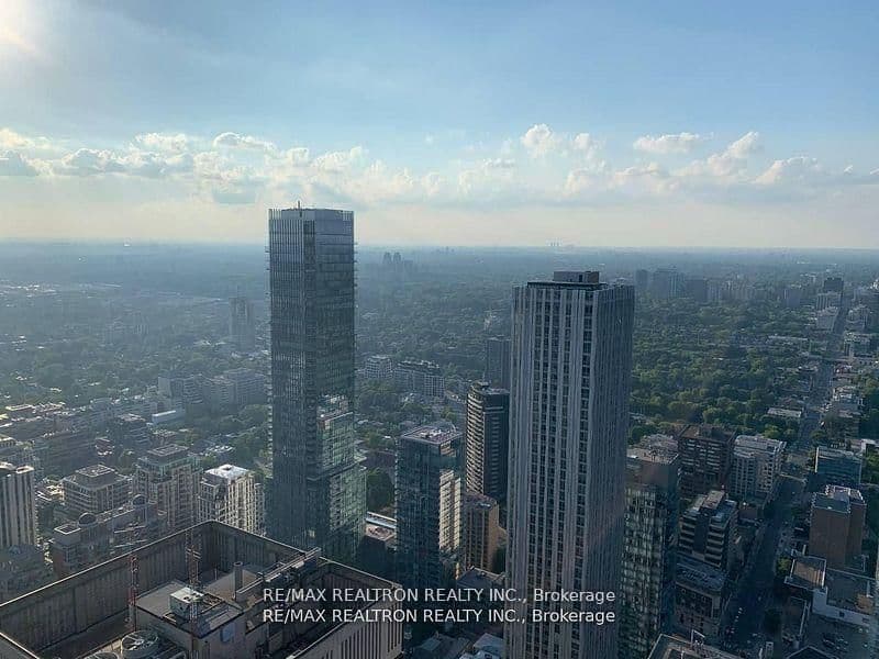 1 Bloor Street E, Unit 6010 thumbnail 43